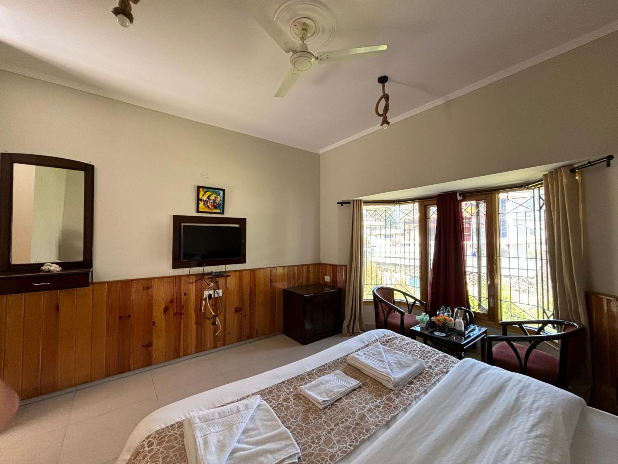 נייניטל Ivy The Boutique Hotel Near Neem Karoli Temple מראה חיצוני תמונה